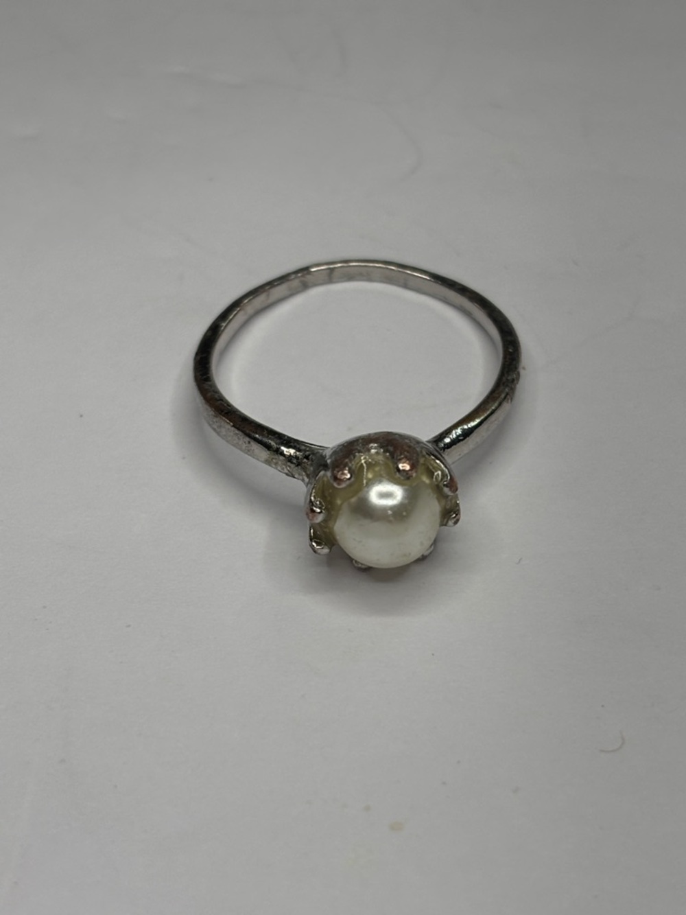 Vintage Single Pearl in 925 base (8 prongs)